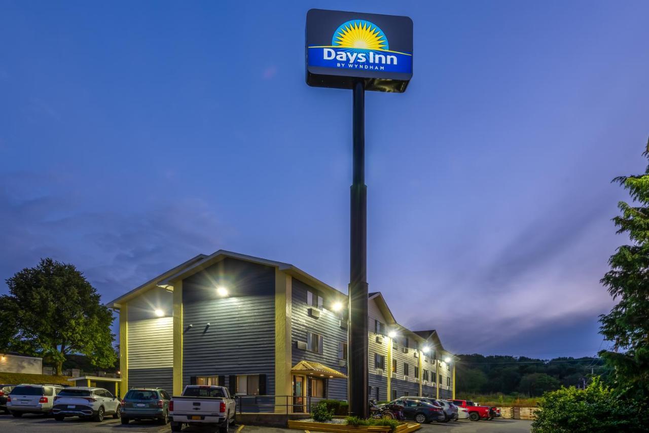Days Inn By Wyndham Somerset Pa I-70 I-76 Buitenkant foto